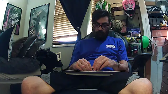 slutty guy12 online show from March 11, 10:31 pm