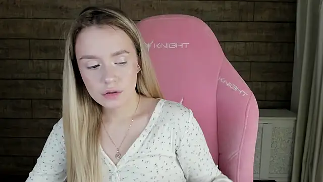 MilanaBalmain online show from April 14, 4:17 am