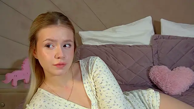 MilanaBalmain online show from March 10, 4:38 am