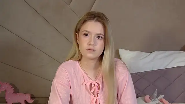 MilanaBalmain online show from March 25, 4:39 pm