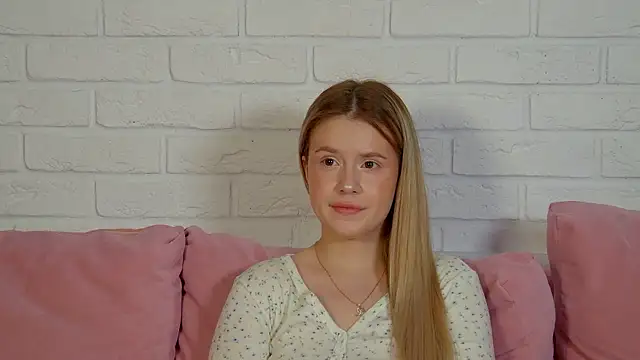 MilanaBalmain online show from April 15, 4:22 pm