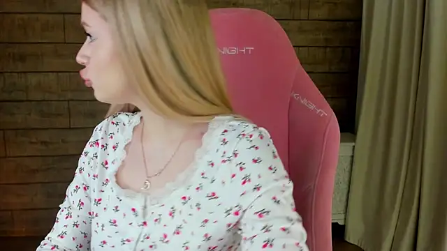 MilanaBalmain online show from April 8, 4:08 pm