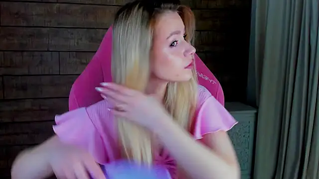 Snapshot of MilanaBalmain chatting on March 2, 4:24 am MilanaBalmain online show from March 2, 4:24 am