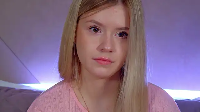 Snapshot of MilanaBalmain chatting on February 3, 4:43 am MilanaBalmain online show from February 3, 4:43 am