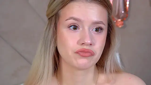 Snapshot of MilanaBalmain chatting on February 20, 4:31 am MilanaBalmain online show from February 20, 4:31 am