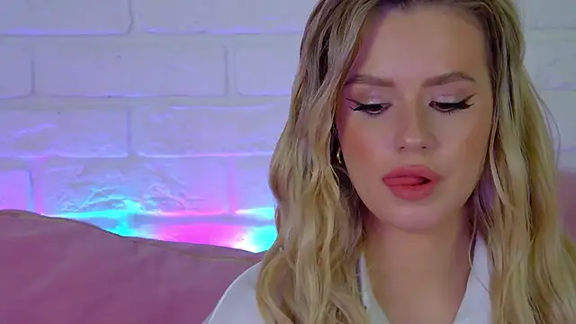 MilanaBalmain online show from March 11, 4:12 pm