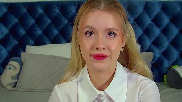 MilanaBalmain online show from March 7, 4:52 am