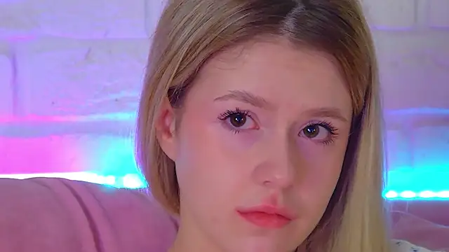 MilanaBalmain online show from March 14, 4:51 am