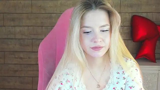 Snapshot of MilanaBalmain chatting on February 21, 6:15 am MilanaBalmain online show from February 21, 6:15 am