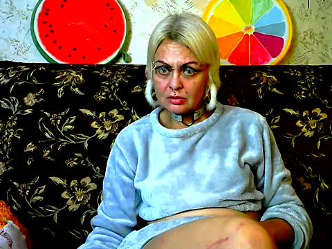 Snapshot of Gardener_of_Illusions chatting on October 22, 3:11 pm Gardener of Illusions online show from October 22, 3:11 pm