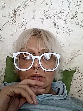 Snapshot of Gardener_of_Illusions chatting on October 30, 10:02 am Gardener of Illusions online show from October 30, 10:02 am