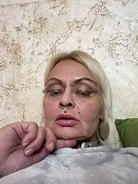 Snapshot of Gardener_of_Illusions chatting on October 22, 3:06 am Gardener of Illusions online show from October 22, 3:06 am