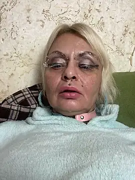 Snapshot of Gardener_of_Illusions chatting on October 23, 4:11 am Gardener of Illusions online show from October 23, 4:11 am