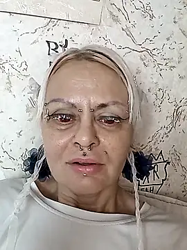 Snapshot of Gardener_of_Illusions chatting on November 23, 7:40 am Gardener of Illusions online show from November 23, 7:40 am