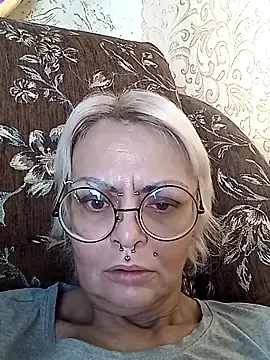 Snapshot of Gardener_of_Illusions chatting on October 20, 6:15 am Gardener of Illusions online show from October 20, 6:15 am