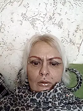 Snapshot of Gardener_of_Illusions chatting on November 8, 2:48 am Gardener of Illusions online show from November 8, 2:48 am