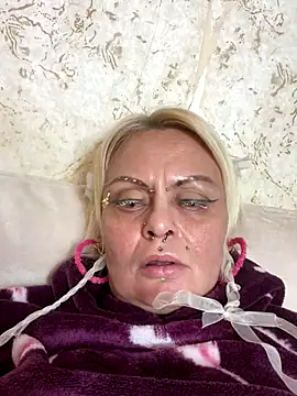 Snapshot of Gardener_of_Illusions chatting on November 30, 10:54 pm Gardener of Illusions online show from November 30, 10:54 pm