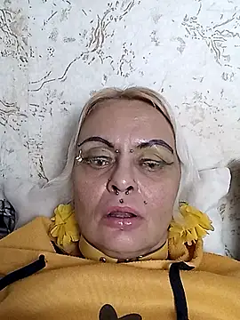 Snapshot of Gardener_of_Illusions chatting on November 17, 1:15 pm Gardener of Illusions online show from November 17, 1:15 pm