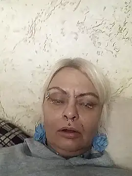 Snapshot of Gardener_of_Illusions chatting on November 30, 10:49 am Gardener of Illusions online show from November 30, 10:49 am