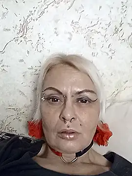 Snapshot of Gardener_of_Illusions chatting on November 8, 4:21 pm Gardener of Illusions online show from November 8, 4:21 pm