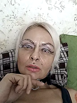 Snapshot of Gardener_of_Illusions chatting on October 24, 4:28 pm Gardener of Illusions online show from October 24, 4:28 pm