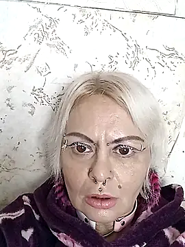 Snapshot of Gardener_of_Illusions chatting on November 6, 3:21 am Gardener of Illusions online show from November 6, 3:21 am