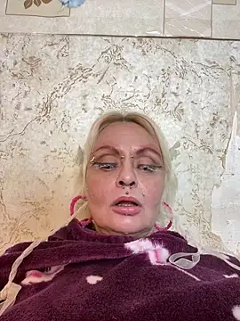 Snapshot of Gardener_of_Illusions chatting on November 28, 12:11 am Gardener of Illusions online show from November 28, 12:11 am