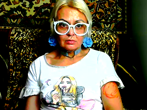 Snapshot of Gardener_of_Illusions chatting on November 12, 1:04 pm Gardener of Illusions online show from November 12, 1:04 pm