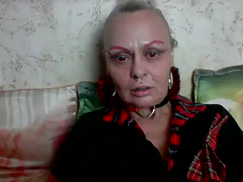 Snapshot of Gardener_of_Illusions chatting on June 12, 7:06 am Gardener of Illusions online show from June 12, 7:06 am