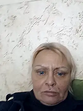 Snapshot of Gardener_of_Illusions chatting on December 17, 12:37 am Gardener of Illusions online show from December 17, 12:37 am