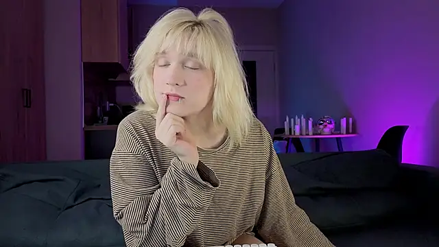 Snapshot of Gregory_Byyrd chatting on October 28, 8:52 pm Gregory Byyrd online show from October 28, 8:52 pm