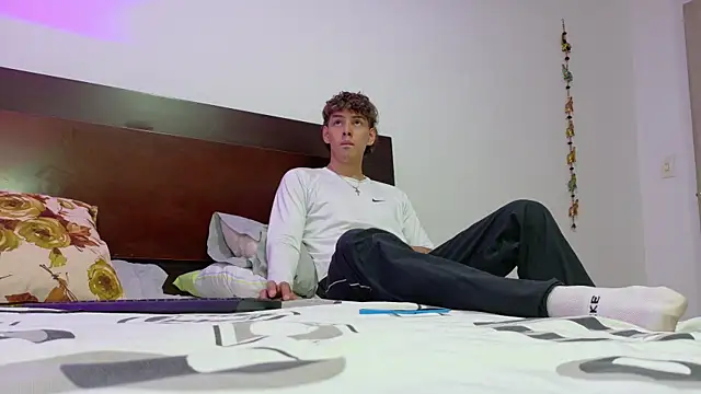 zackmontieel online show from June 4, 2:38 am