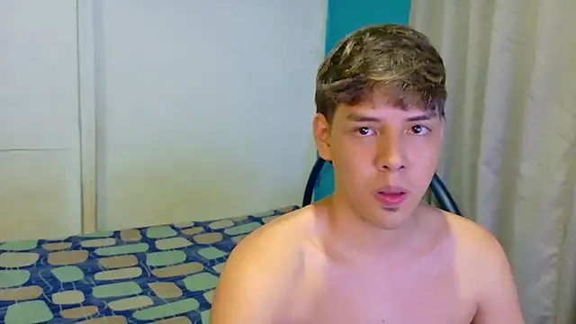 Snapshot of zackmontieel chatting on February 7, 9:06 am zackmontieel online show from February 7, 9:06 am