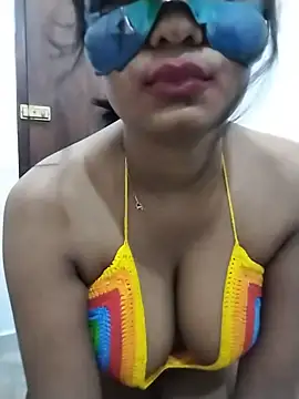 Snapshot of Zaraangle chatting on July 13, 5:23 pm Zaraangle online show from July 13, 5:23 pm