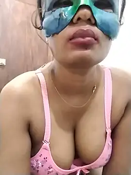 Snapshot of Zaraangle chatting on July 3, 5:52 pm Zaraangle online show from July 3, 5:52 pm