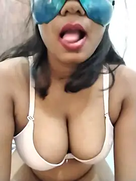 Snapshot of Zaraangle chatting on May 23, 11:31 am Zaraangle online show from May 23, 11:31 am