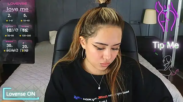 baby  kim online show from October 22, 9:20 am