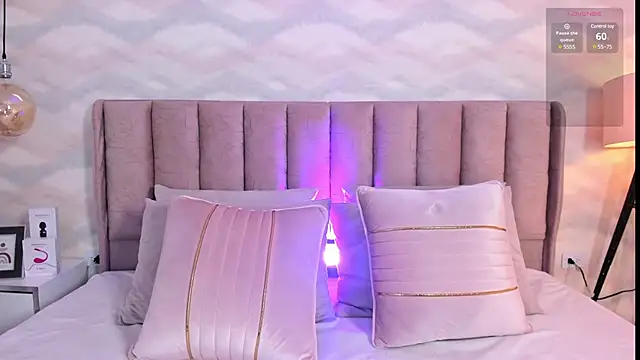 im nika  online show from March 7, 12:56 pm