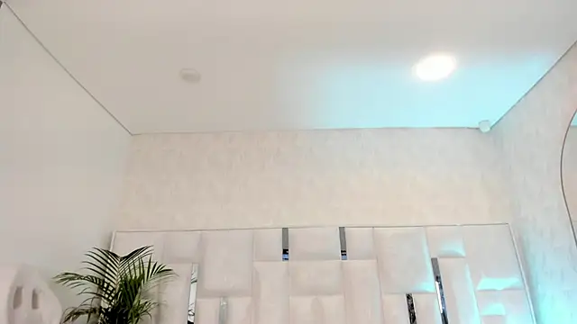 im nika  online show from September 26, 1:18 pm