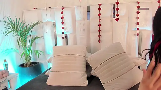 Snapshot of im_nika_ chatting on February 15, 1:43 pm im nika online show from February 15, 1:43 pm