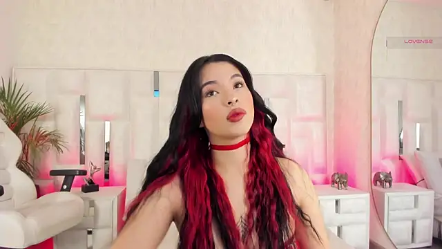 im nika  online show from October 29, 12:26 pm