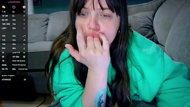 princess emily4723 online show from April 20, 1:35 pm