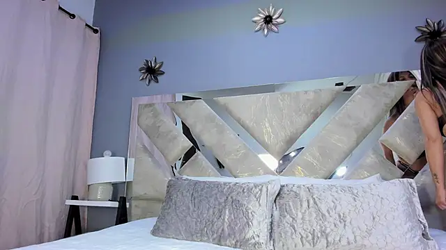Megan delarosse online show from November 3, 11:41 pm