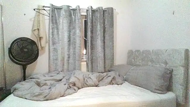 Dolly19x online show from December 4, 10:53 pm