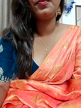 Snapshot of Sexy-Shalinii chatting on May 5, 1:03 pm Sexy-Shalinii online show from May 5, 1:03 pm