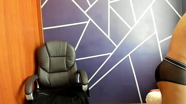 Snapshot of Pendragon1224 chatting on December 22, 2:49 pm Pendragon1224 online show from December 22, 2:49 pm