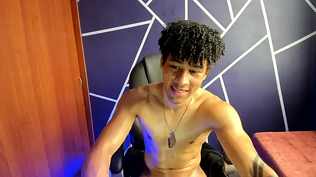 Snapshot of Pendragon1224 chatting on December 15, 7:21 pm Pendragon1224 online show from December 15, 7:21 pm