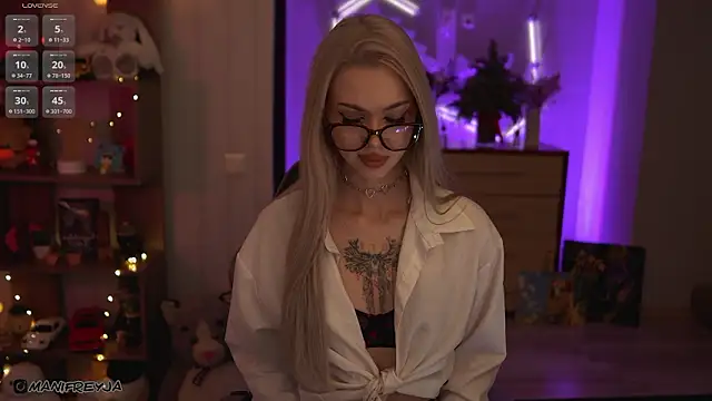 ManiFreyja online show from February 3, 11:32 pm