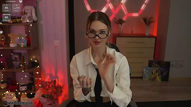 Snapshot of ManiFreyja chatting on November 1, 8:46 pm ManiFreyja online show from November 1, 8:46 pm