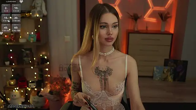 Snapshot of ManiFreyja chatting on November 7, 7:51 pm ManiFreyja online show from November 7, 7:51 pm